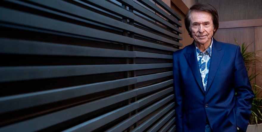 Arropan familiares show de Raphael en Madrid