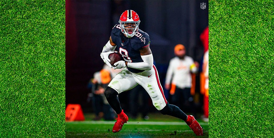 LE PEGAN FALCONS A BUCCANEERS EN TAMPA