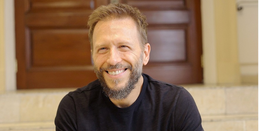 NOEL SCHAJRIS VOLVERÁ CON ‘ESCENAS’