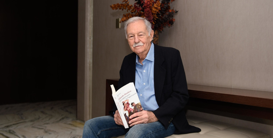 HE VENIDO AL MUNDO A VERANEAR.- EDUARDO MENDOZA