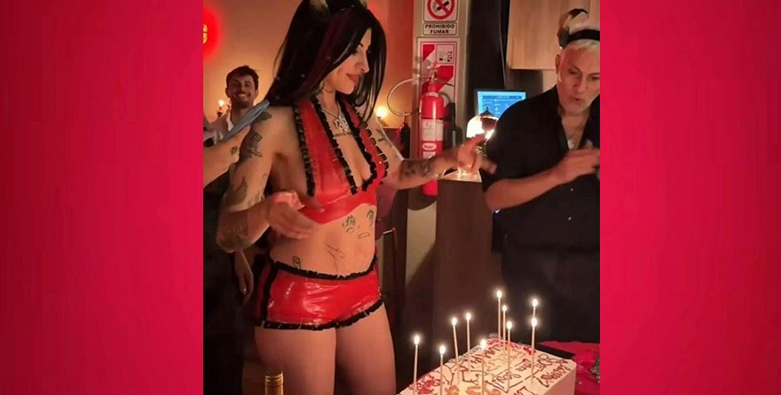 ASÍ FUE EL CUMPLE DE CAZZU
