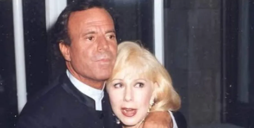 FUNAN A CRISTINA SARALEGUI POR APOYAR A JULIO IGLESIAS