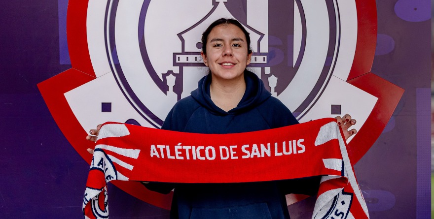 DAYRA BUSTOS LLEGA AL ADSL FEMENIL