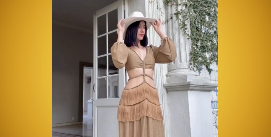  Violinista de Nodal roba miradas