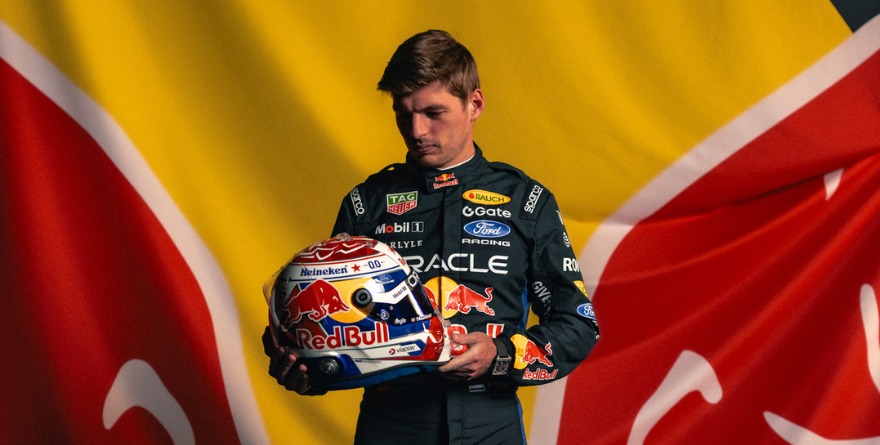 PRESENTA VERSTAPPEN SU CASCO PARA EL 2026