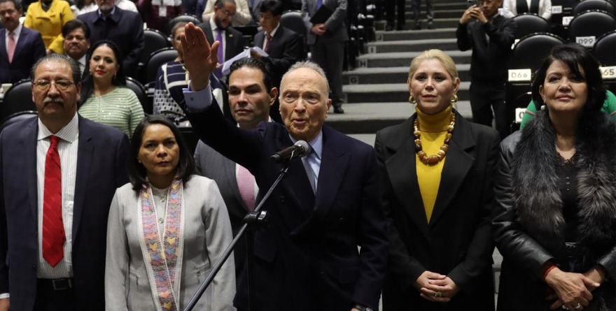 RINDE GERTZ MANERO PROTESTA COMO EMBAJADOR
