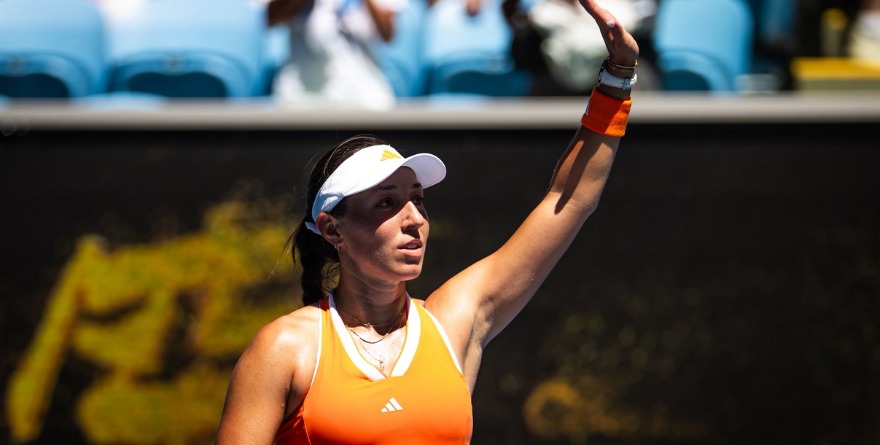 PEGULA VENCE A UNA FRUSTRADA ANISIMOVA Y VA A SEMIFINALES