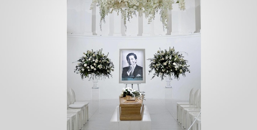 EL ADIÓS A VALENTINO