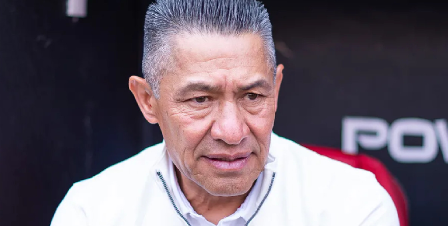 UN LEÓN SIN GARRAS, NI BRÚJULA