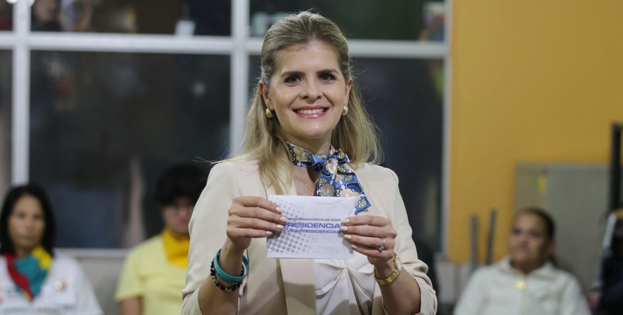 ARRASA DERECHA EN COSTA RICA