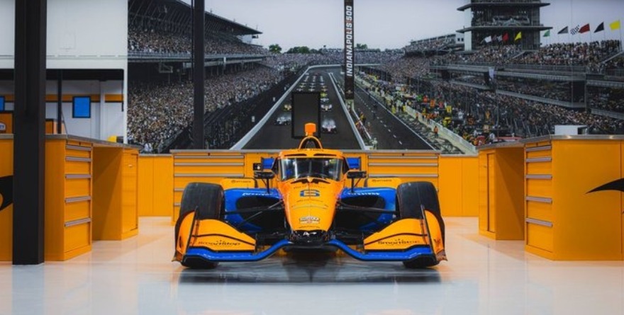 PRESENTA ARROW MCLAREN SUS AUTOS