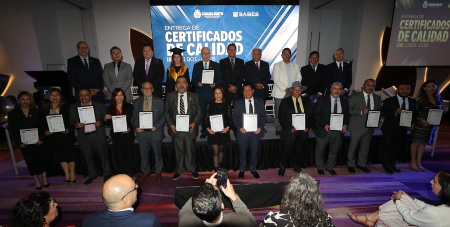 EL SABES SE CERTIFICA Y GRADÚA A NUEVOS INGENIEROS