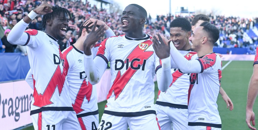 GOLEA RAYO AL ATLÉTICO Y RENUNCIA A LALIGA