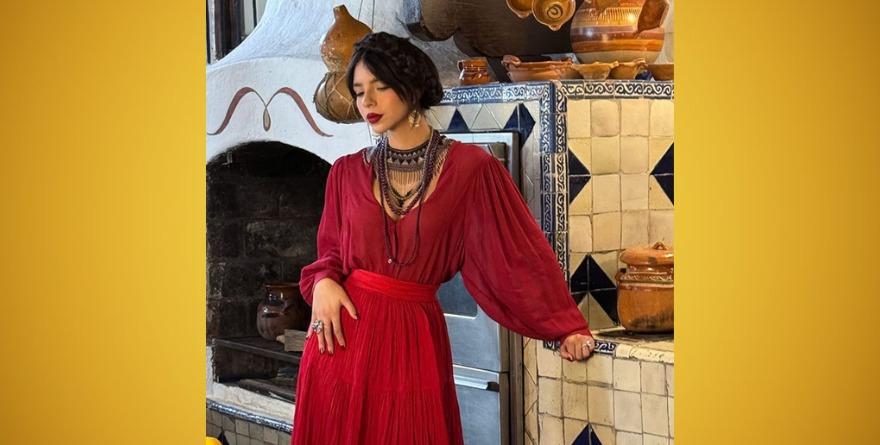 ¿SE ENOJÓ ÁNGELA PORQUE EL CONEJO MALO CANTÓ CON CAZZU?