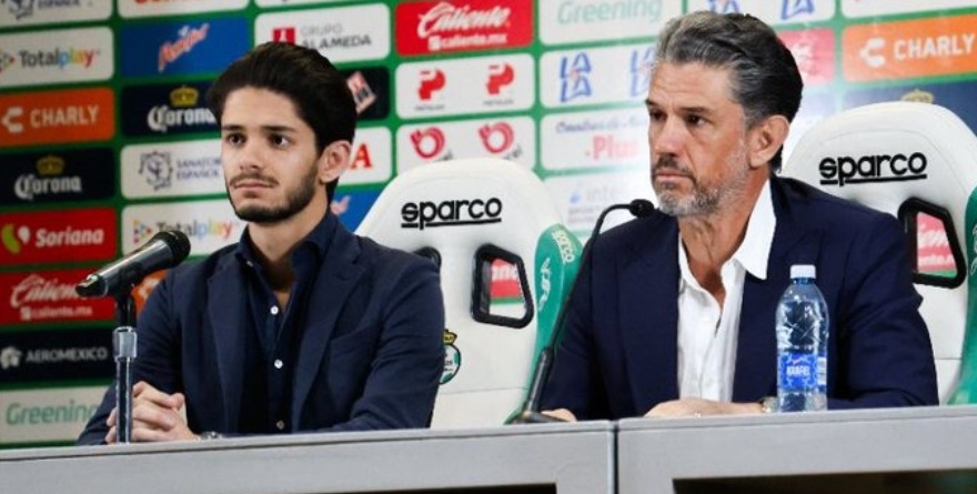 SANTOS CORRE AL DT Y DIRECTOR DEPORTIVO