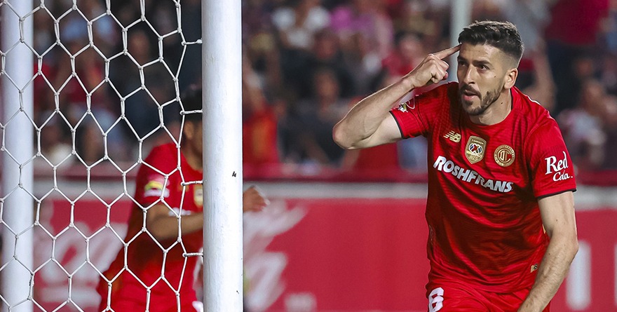 GOLEA EL BICAMPEÓN TOLUCA AL NECAXA Y SIGUE INVICTO