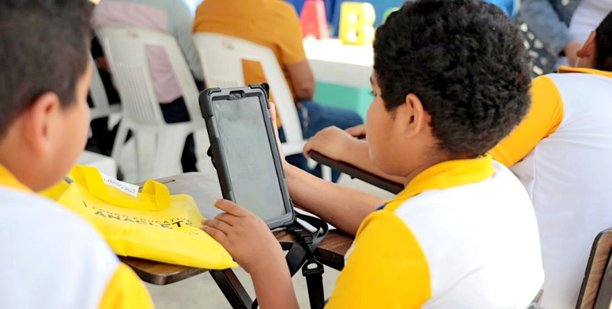 DONAN TABLETS A PRIMARIAS DE GENERAL TERÁN