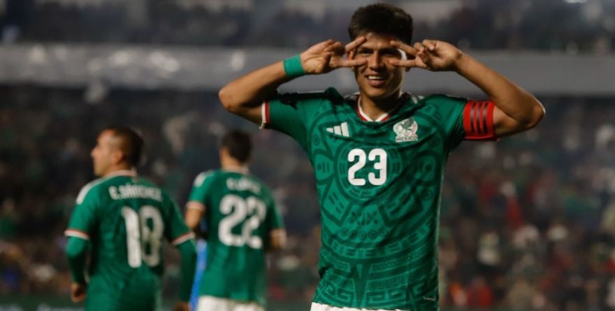 MÉXICO GOLEA 4-0 A ISLANDIA