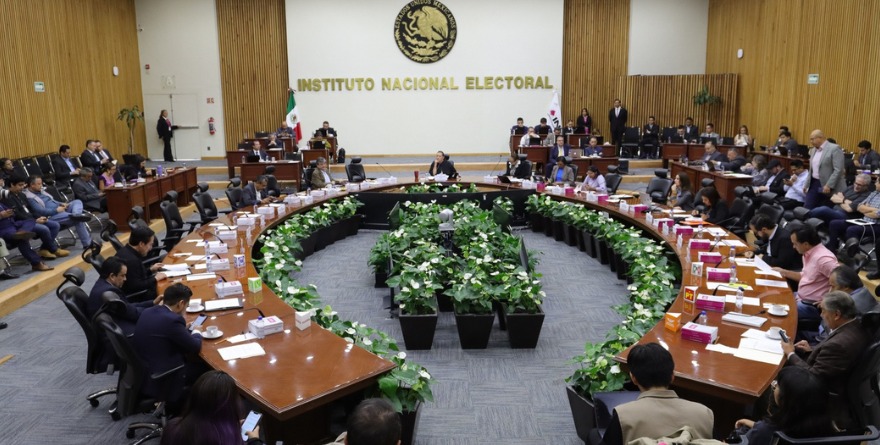 PEGAN A INE Y ALIADOS; FORTALECEN OFICIALISMO