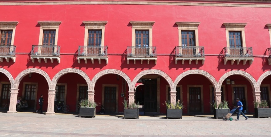 EPICENTRO DE NEGOCIOS, MOTORES Y LA COPA DEL MUNDO