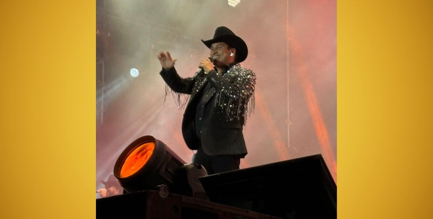 JULIÓN ÁLVAREZ Y SU AMOR QUE DUELE BONITO