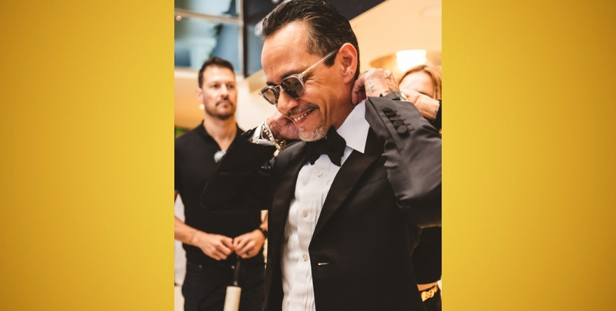 MARC ANTHONY SE ENGANCHA CON FAN EN PLENO CONCIERTO