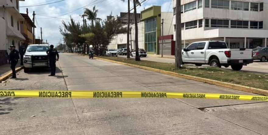 MATAN A 5 PERSONAS EN OFICINA DE COATZACOALCOS, VERACRUZ