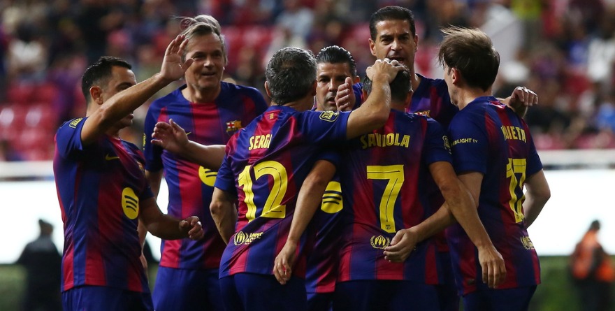 BARCELONA GANA COPA DE LEYENDAS