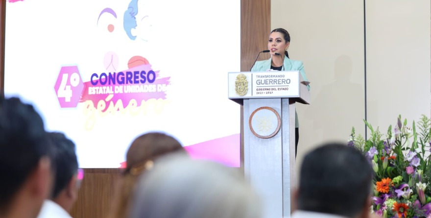 NI UNA MUJER SOLA, EL COMPROMISO DE EVELYN SALGADO POR LA JUSTICIA