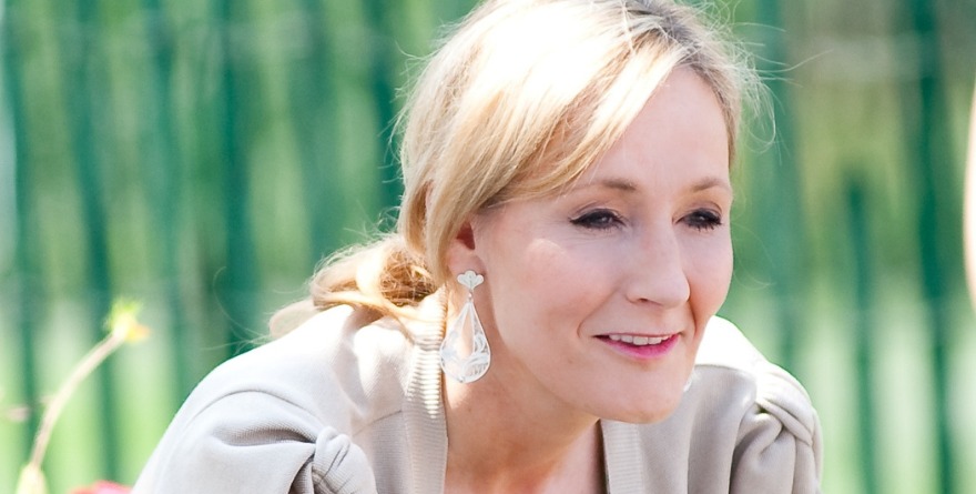 SUS FIRMAS ERAN MASCULINAS