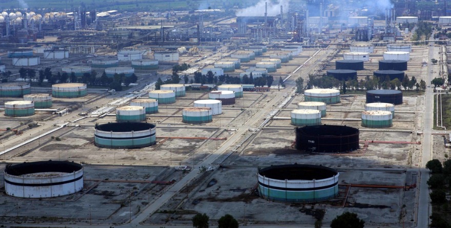 PREVÉN RECORTE DIARIO DE 8 MILLONES DE BARRILES