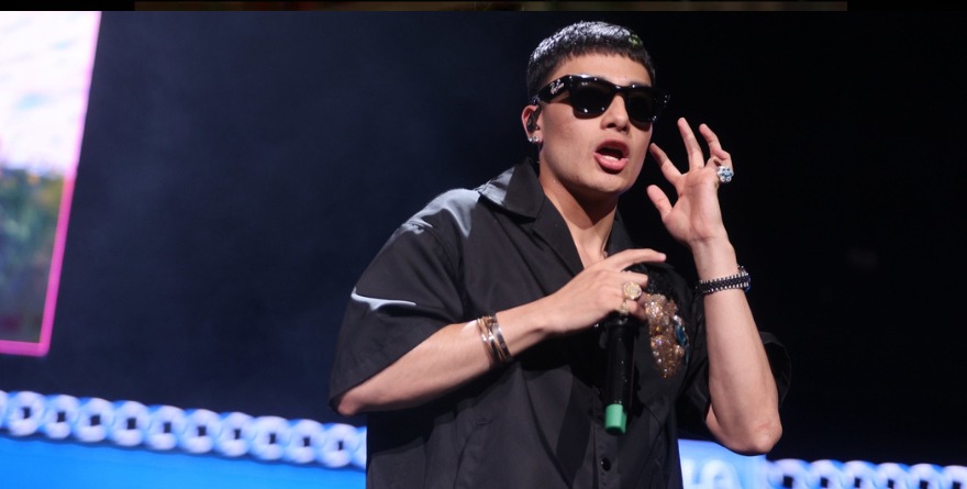 TRAE A SU ‘BEBÉ’