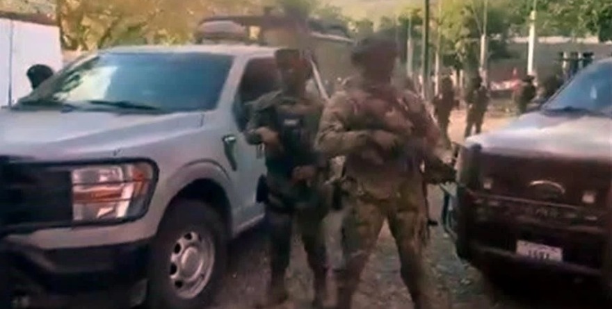 ABATE LA MARINA A 11 PERSONAS EN SINALOA