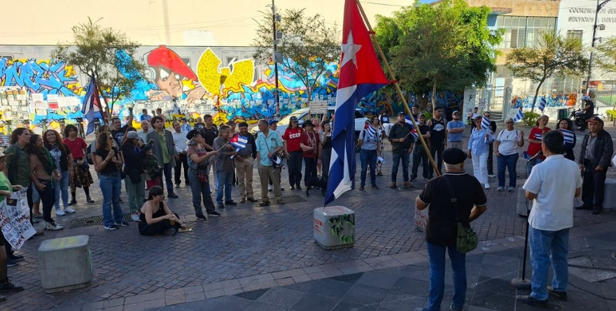 COLECTIVOS PROTESTAN POR CRISIS DE AGUA