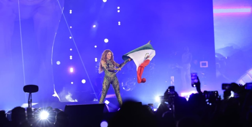 SHAKIRA EMPODERA A 400 MIL 