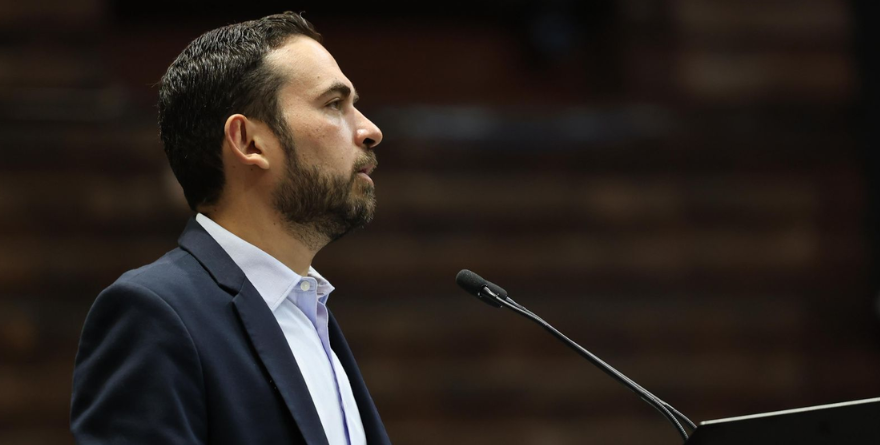 ¡BASTA DE APAGONES! DIPUTADO FEDERAL CONFRONTA A LA CFE