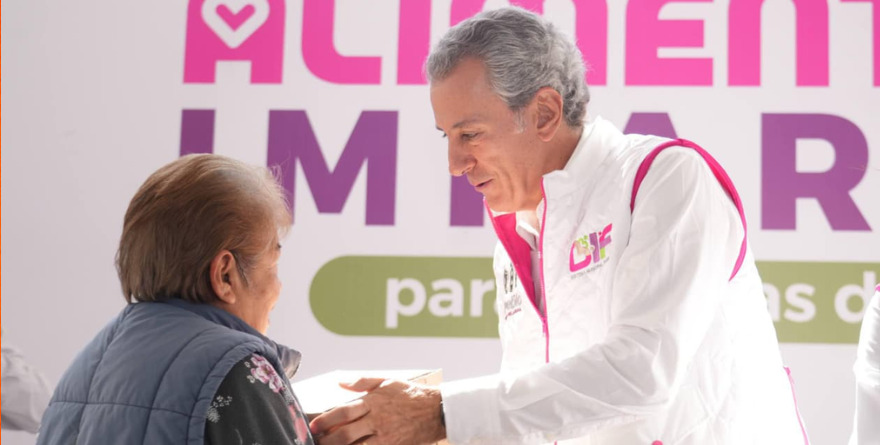 PEPE CHEDRAUI Y MARIELISE BUDIB ENTREGAN APOYOS ALIMENTARIOS A LAS FAMILIAS POBLANAS