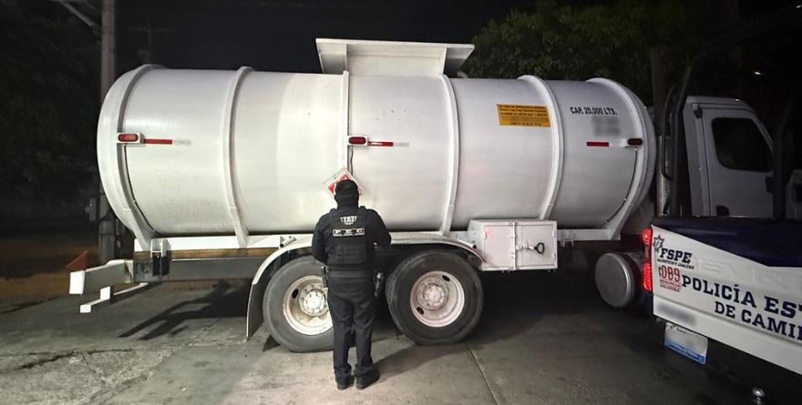 ASEGURAN PIPA ABANDONADA CON 20 MIL LITROS DE COMBUSTIBLE