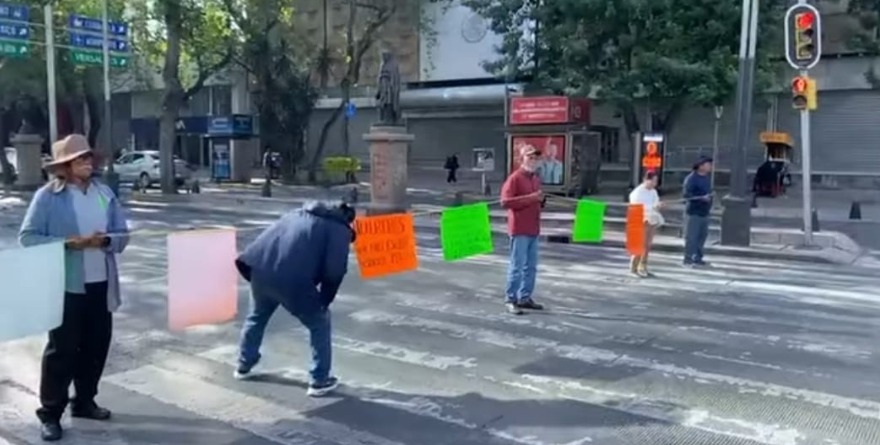 BLOQUEAN DAMNIFICADOS DE VERACRUZ PASEO DE LA REFORMA