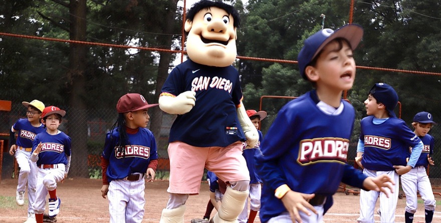 MÉXICO ES NUESTRO HOGAR: PADRES DE SAN DIEGO