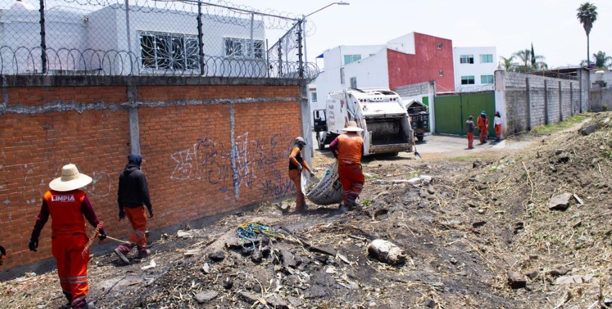 LIMPIAN BARRANCA DEL RÍO ZAPATERO PARA PREVENIR RIESGOS