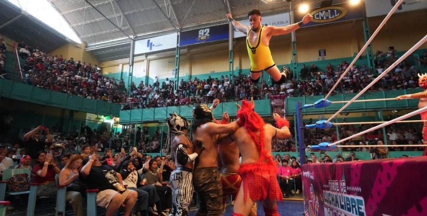 NIÑOS DEL DIF MUNICIPAL DISFRUTAN DE TARDE DE LUCHA LIBRE
