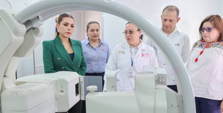 SALUD SOBRE RUEDAS, EVELYN SALGADO ENTREGA 42 UNIDADES
