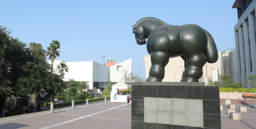 OLVIDAN REUBICAR ‘CABALLO’ DE BOTERO