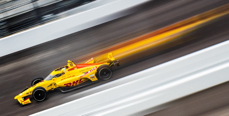 DOMINA PALOU LA PRÁCTICA 2 DEL GP DE INDIANÁPOLIS