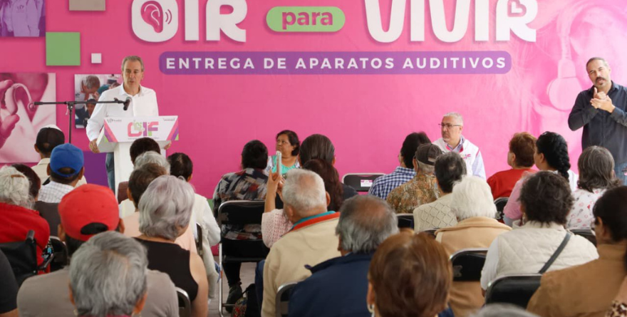 OÍR PARA VIVIR, PEPE CHEDRAUI ENTREGA APARATOS AUDITIVOS