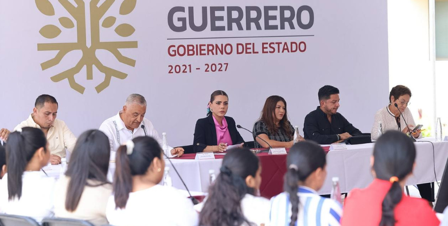 IMPULSO A LA EDUCACIÓN EN CHILAPA CON EVELYN SALGADO
