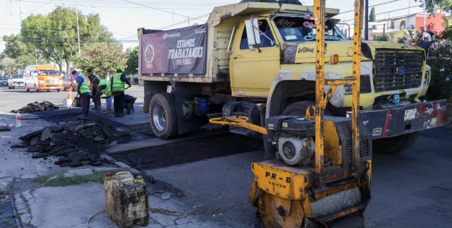 CONTINUAN ACCIONES DE MANTENIMIENTO VIAL EN PUEBLA