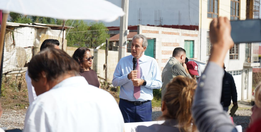 LLEGA EL “TREN DE PAVIMENTACIÓN” A LOMAS COYOPOTRERO