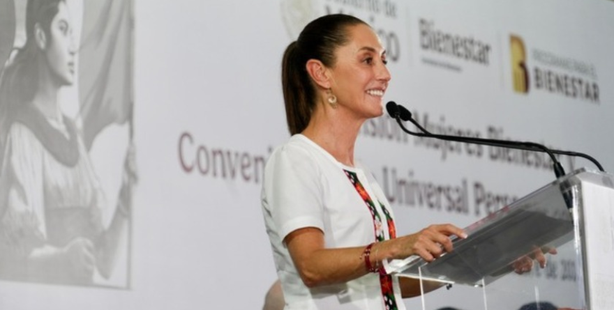 RECIBEN A SHEINBAUM EN TABASCO CON ESPECTACULARES